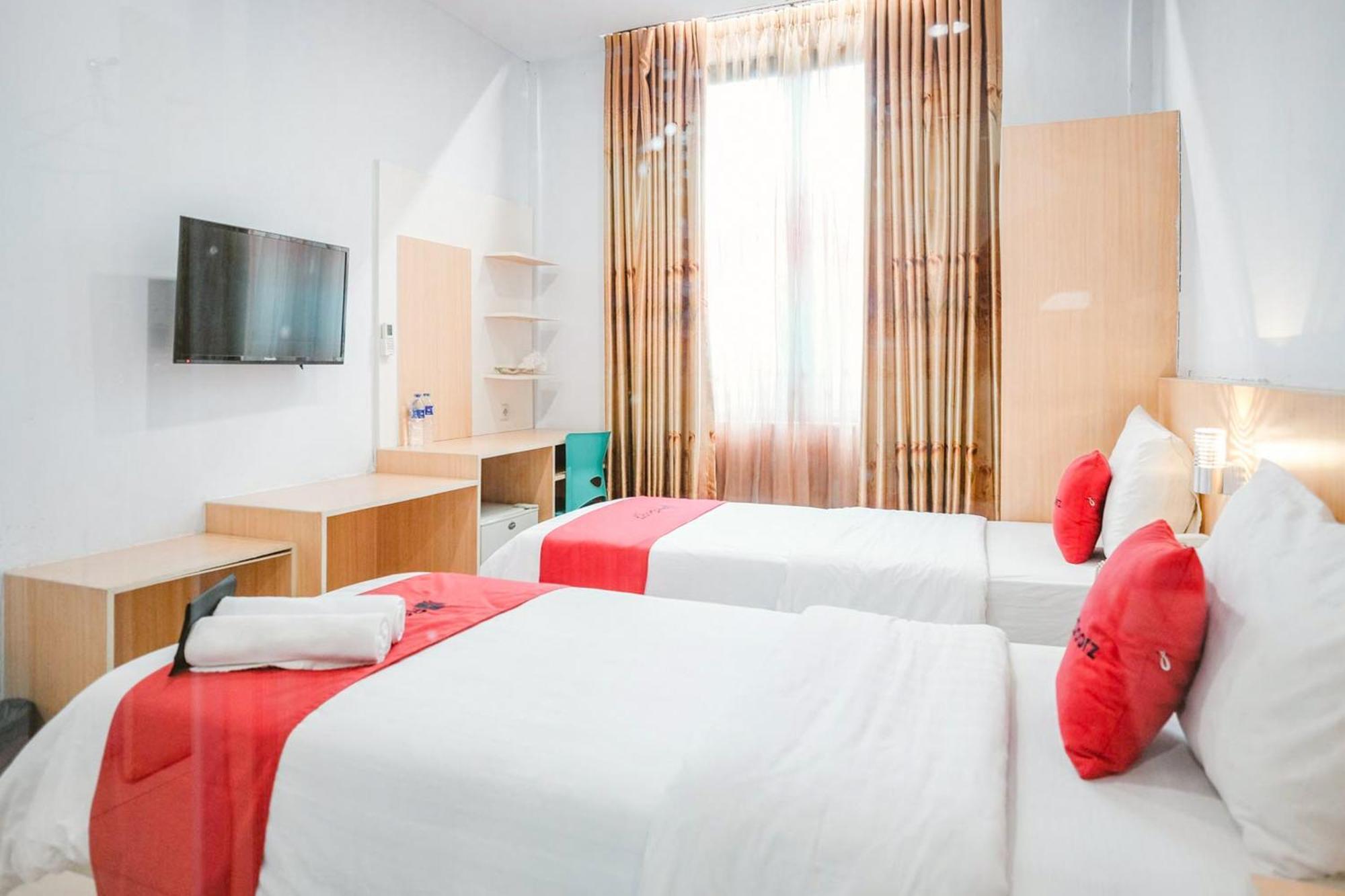 Reddoorz Premium At Hotel T-One Jambi Tanjungjohor Exteriér fotografie