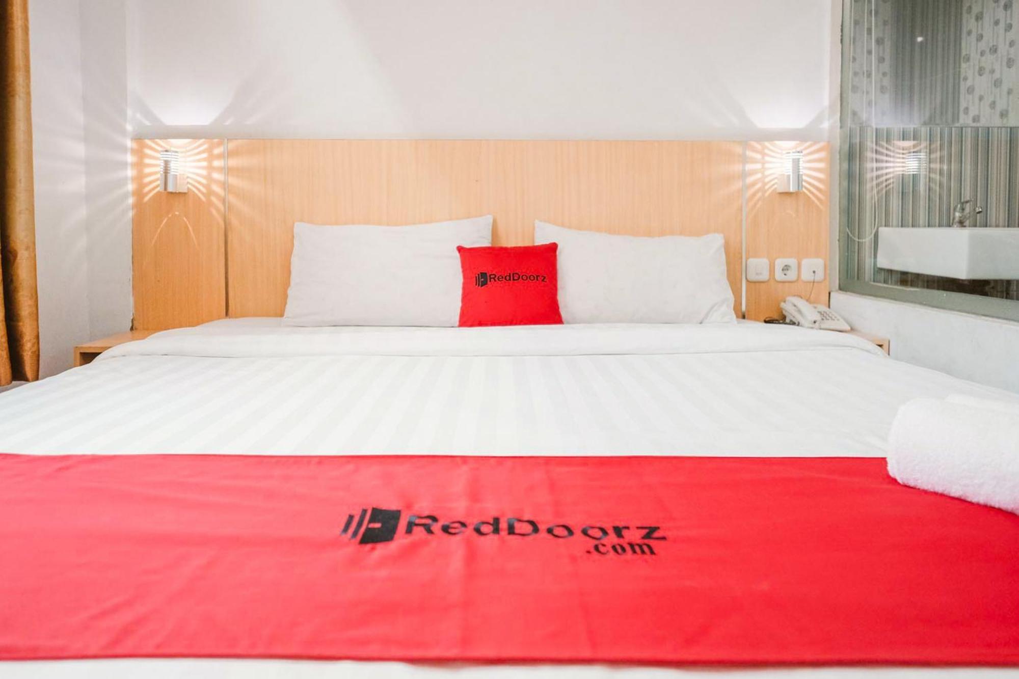 Reddoorz Premium At Hotel T-One Jambi Tanjungjohor Exteriér fotografie