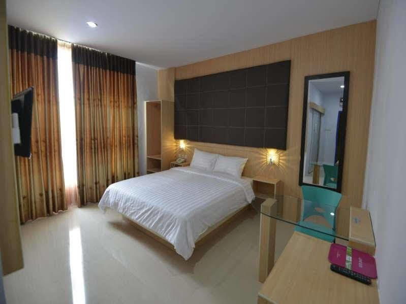 Reddoorz Premium At Hotel T-One Jambi Tanjungjohor Exteriér fotografie